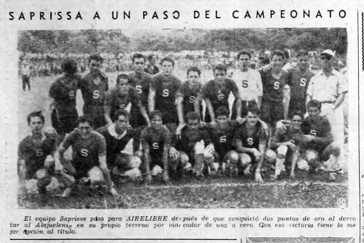 Saprissa posa tras derrotar a Alajuelense de visita. La República, 5 de mayo de 1953